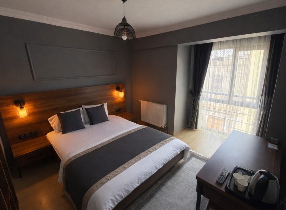 Tek Kişilik Double Yataklı Oda